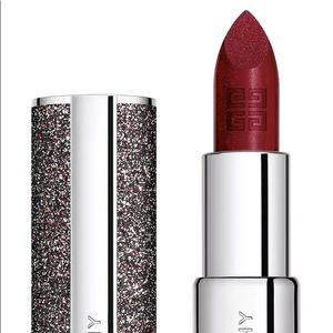 Le Rouge Luminous Matte Lipstick
GIVENCHY